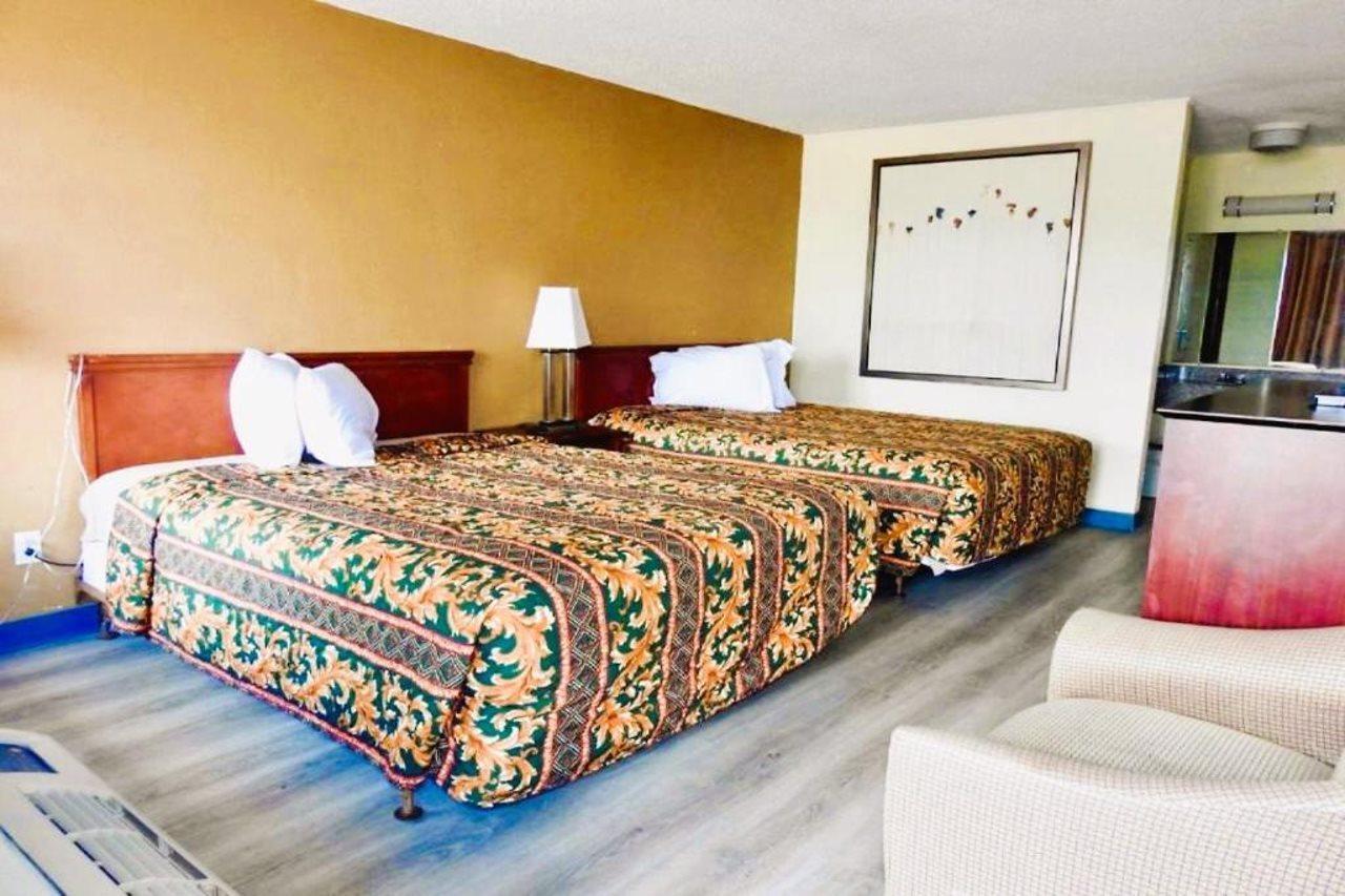 Holiday Lodge Virginia Pearisburg ภายนอก รูปภาพ